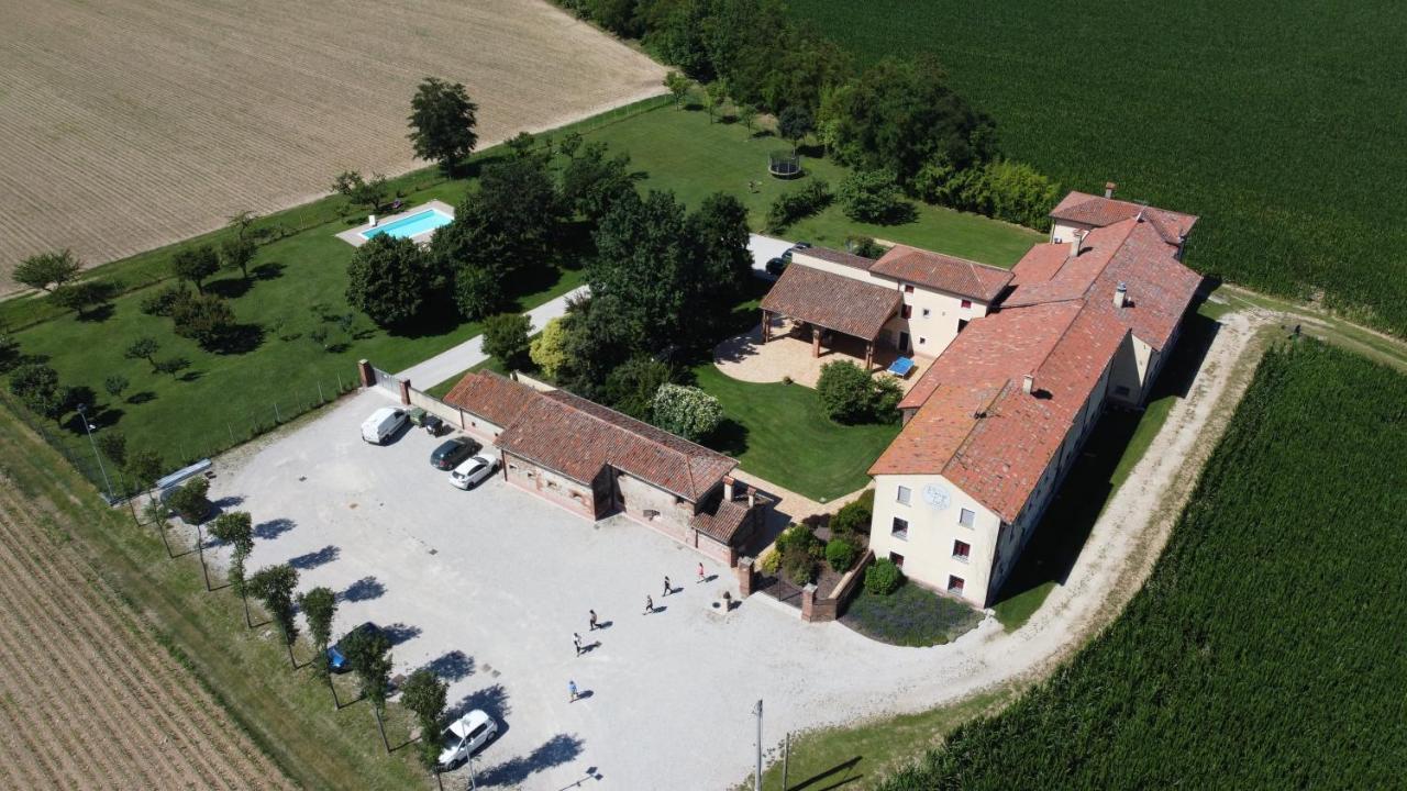 Agriturismo Borgo Tecla Rosà Buitenkant foto