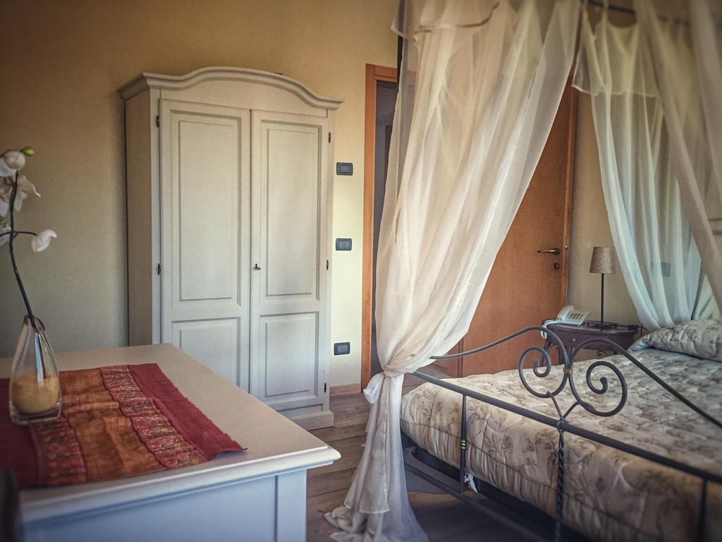 Agriturismo Borgo Tecla Rosà Buitenkant foto
