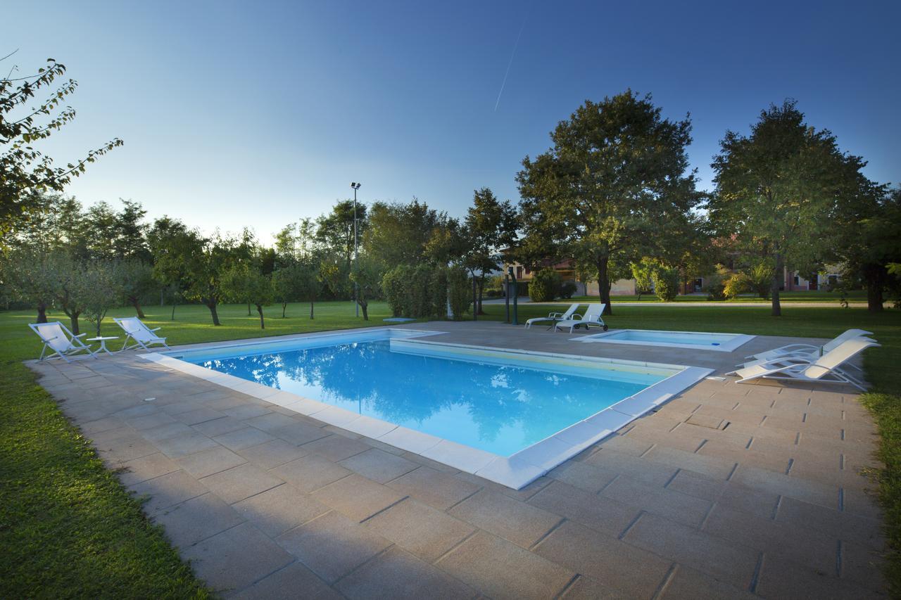 Agriturismo Borgo Tecla Rosà Buitenkant foto