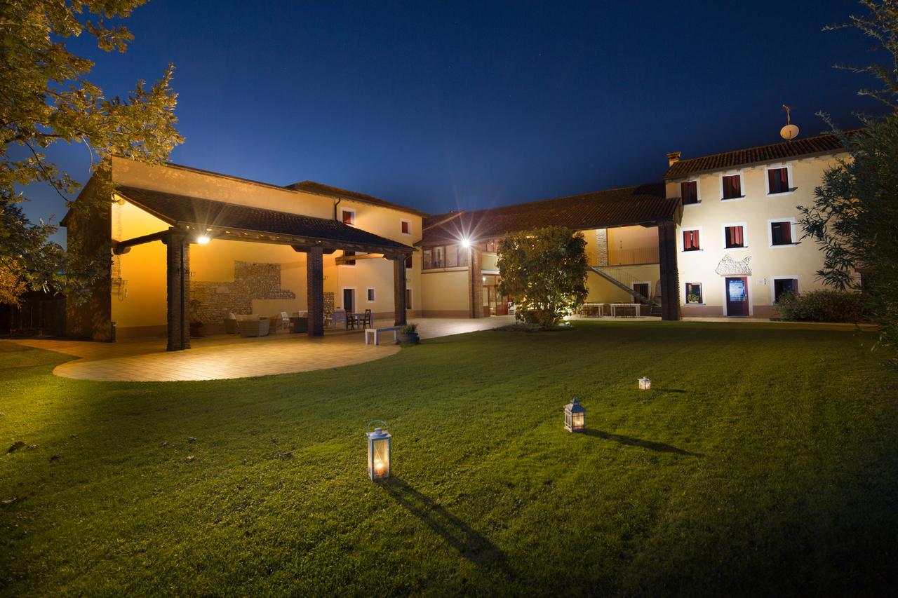 Agriturismo Borgo Tecla Rosà Buitenkant foto